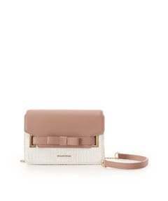 ピンクベージュ