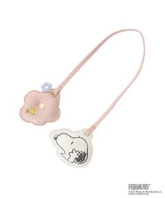 ピンクベージュ