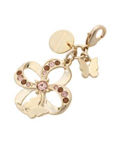 ピンクベージュ