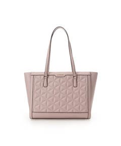 ピンクベージュ