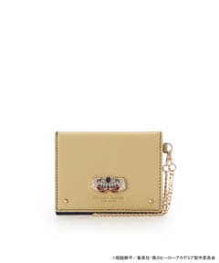 ペールイエロー