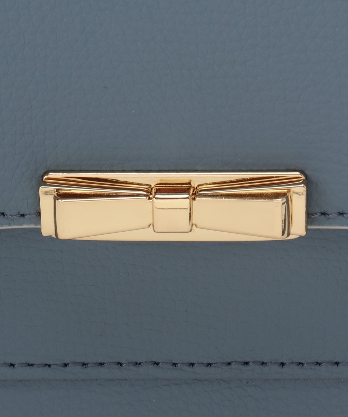 リボンモチーフ金具スプリットレザーショルダーバッグ