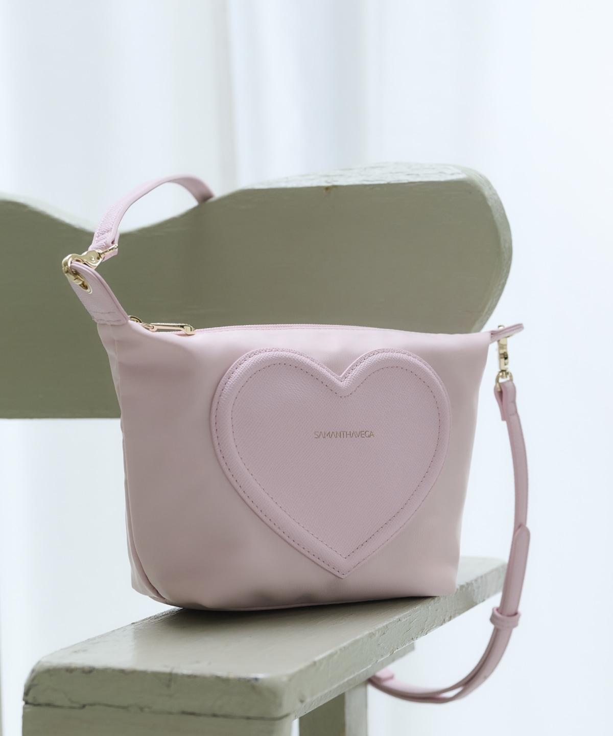 フロントハートナイロンショルダーバッグ