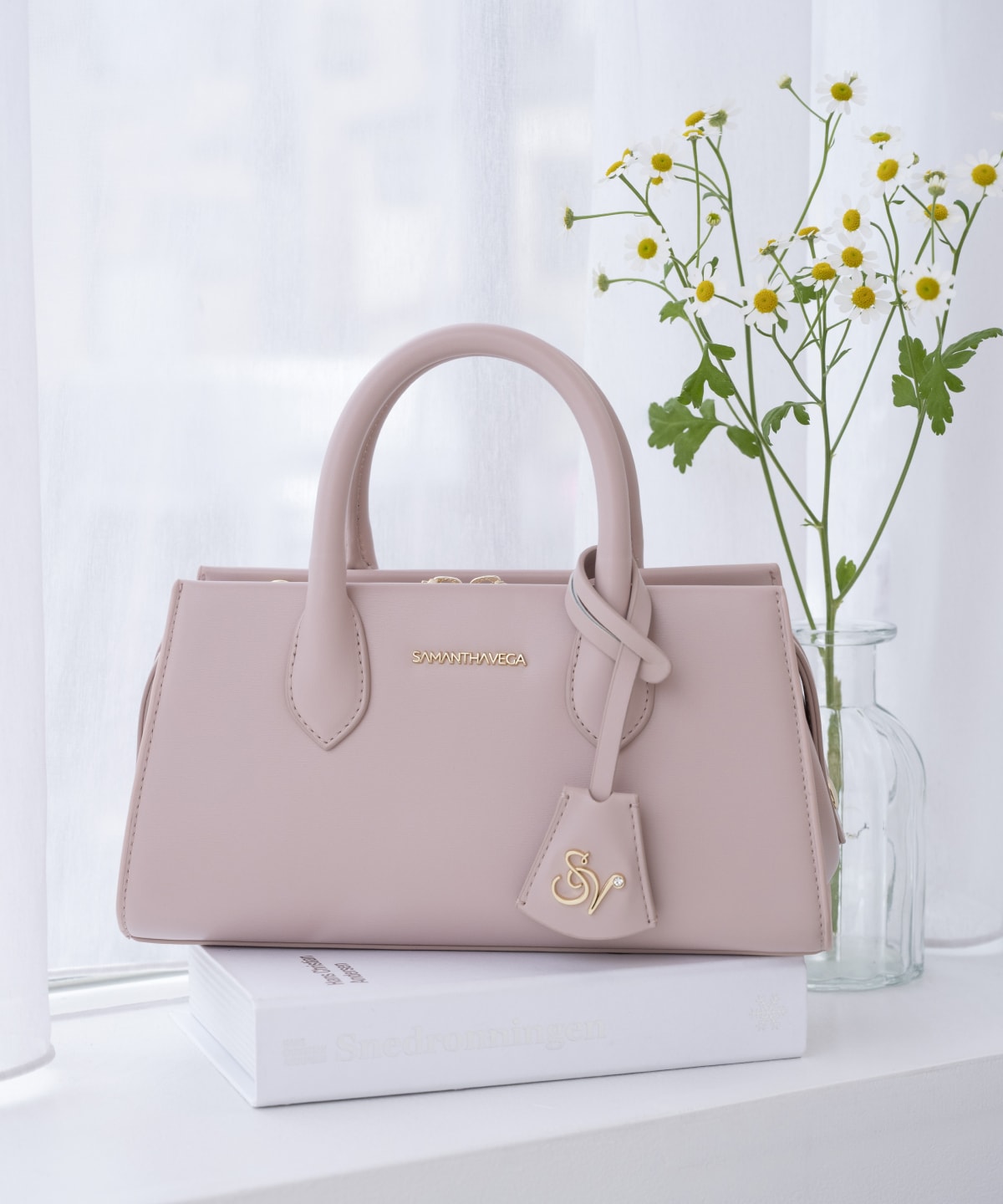 ロゴ金具ショルダーバッグ