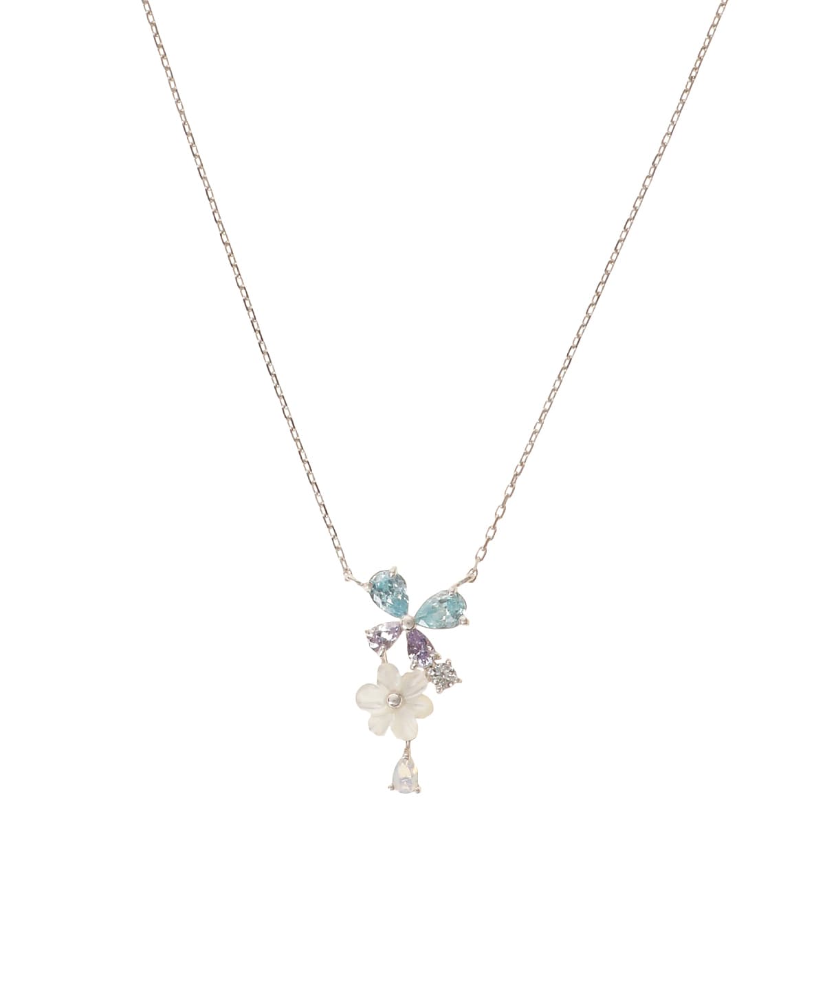 バタフライモチーフネックレス