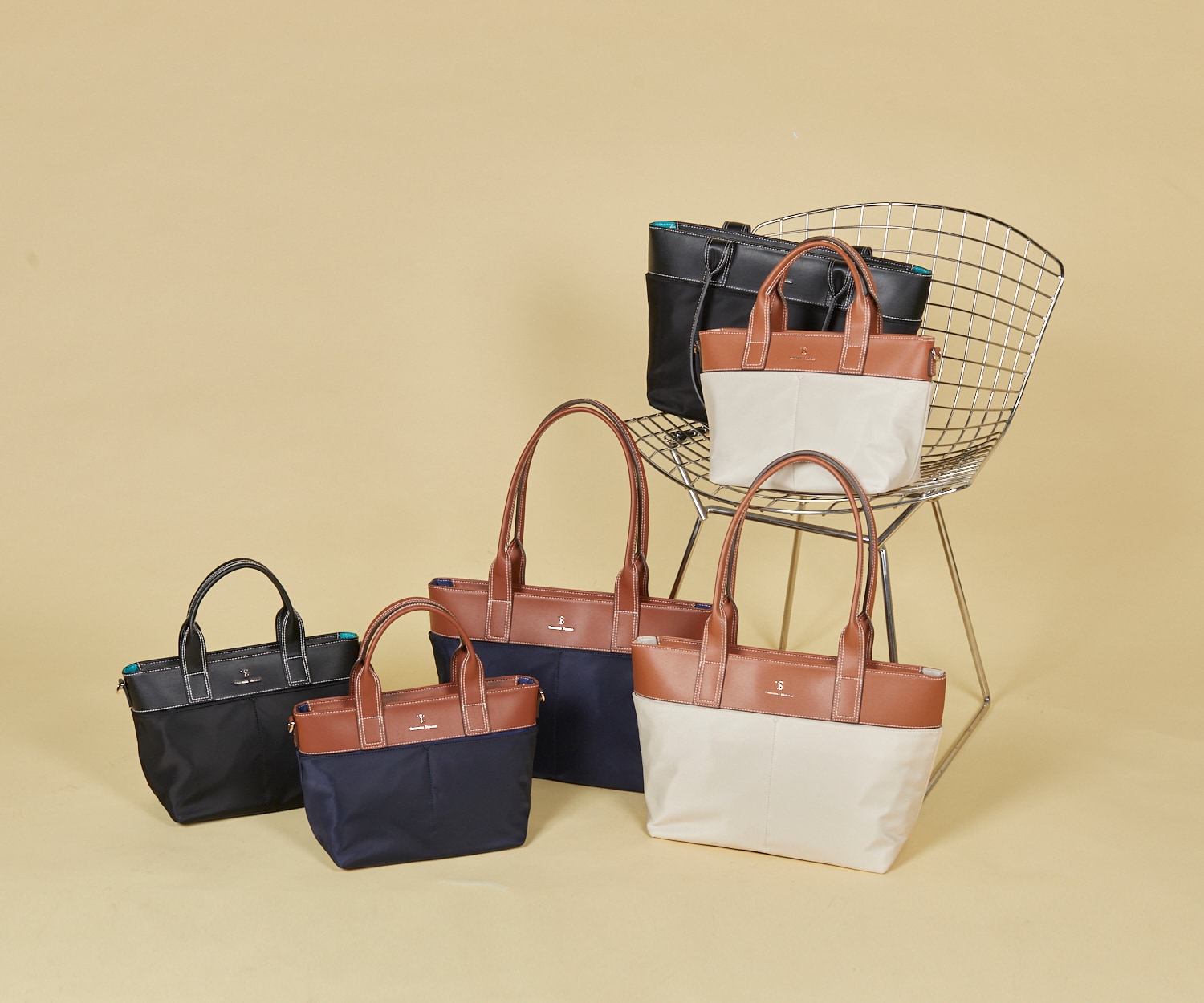 d fashion × Samantha Thavasa